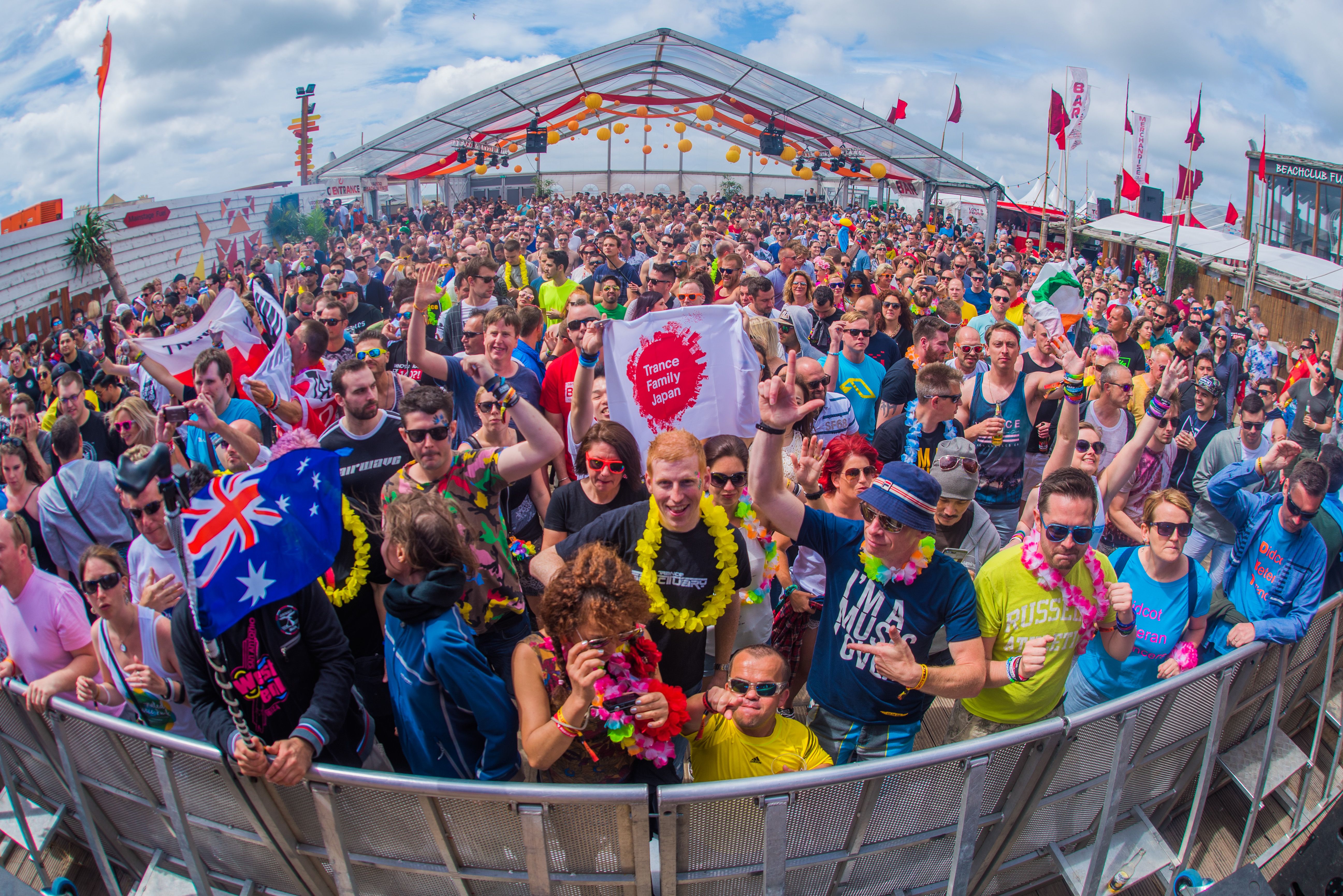 Live festival feed moment
